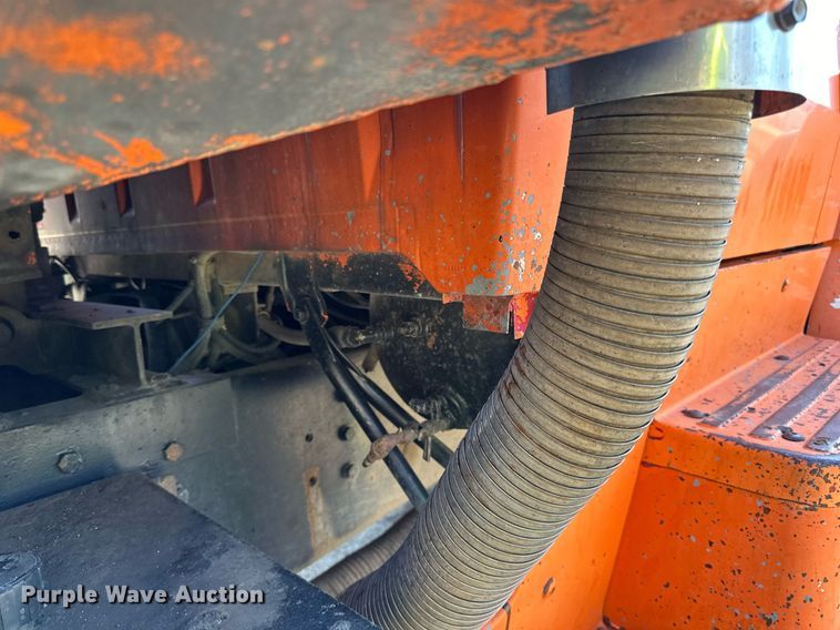 image for item DO3201 1993 Ford  L9000 dump truck