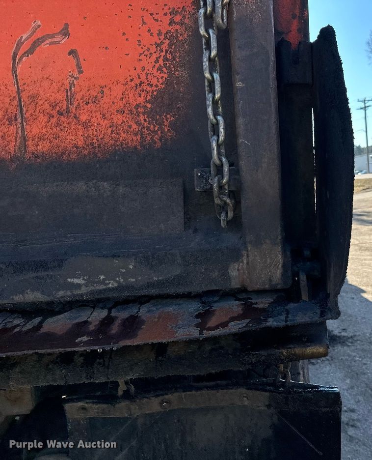 image for item DO3201 1993 Ford  L9000 dump truck