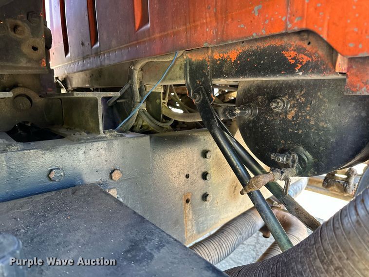 image for item DO3201 1993 Ford  L9000 dump truck