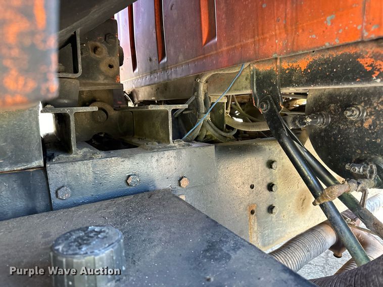 image for item DO3201 1993 Ford  L9000 dump truck