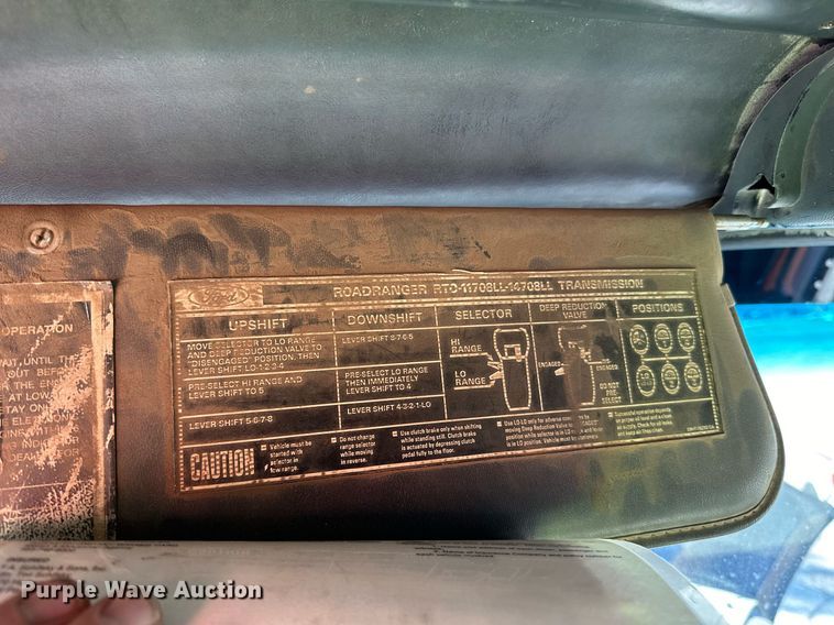 image for item DO3201 1993 Ford  L9000 dump truck