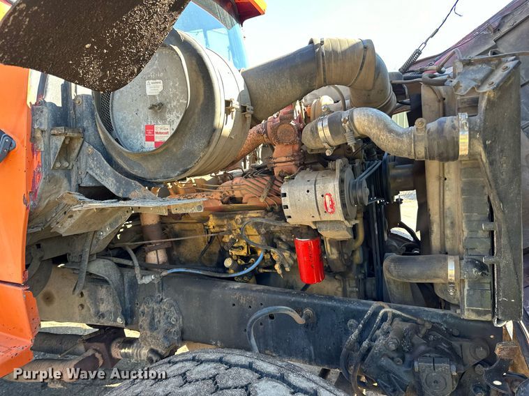 image for item DO3201 1993 Ford  L9000 dump truck