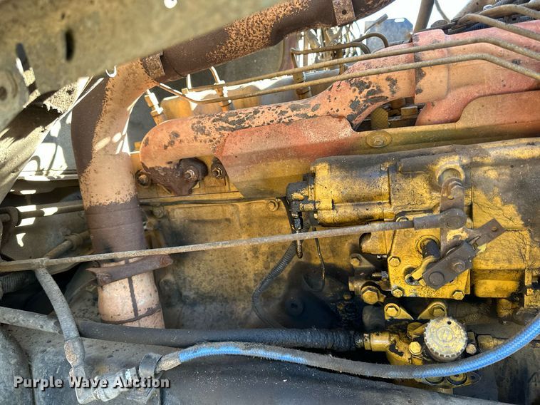 image for item DO3201 1993 Ford  L9000 dump truck