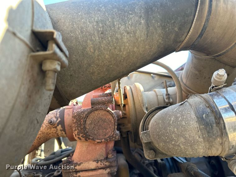 image for item DO3201 1993 Ford  L9000 dump truck