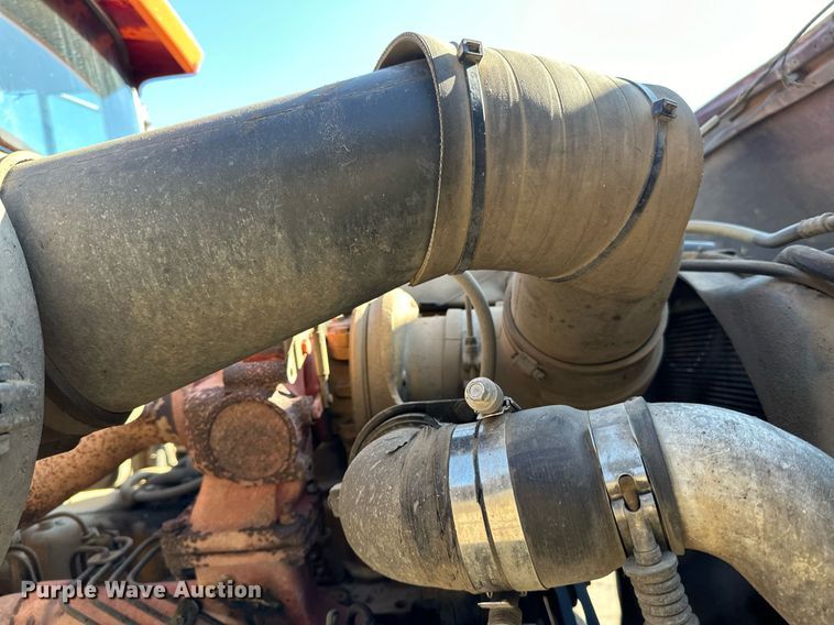 image for item DO3201 1993 Ford  L9000 dump truck