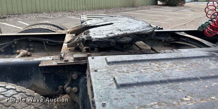 image for item DO3203 2002 Western Star 4900 semi truck