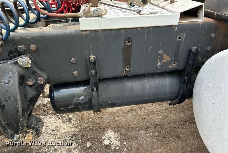 image for item DO3203 2002 Western Star 4900 semi truck