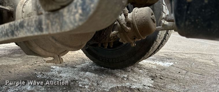 image for item DO3203 2002 Western Star 4900 semi truck