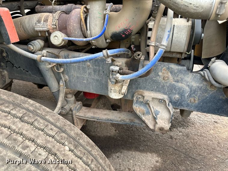 image for item DO3203 2002 Western Star 4900 semi truck