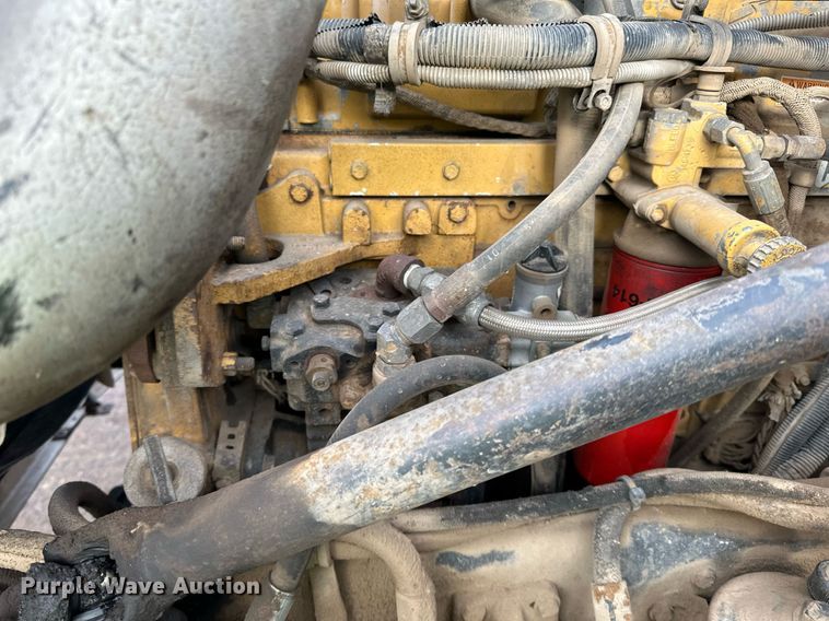 image for item DO3203 2002 Western Star 4900 semi truck