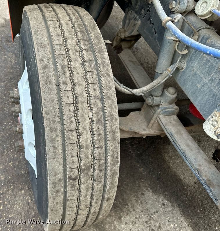 image for item DO3203 2002 Western Star 4900 semi truck