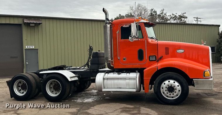 image for item DO3204 1998 Peterbilt  377 semi truck