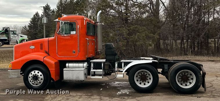 image for item DO3204 1998 Peterbilt  377 semi truck