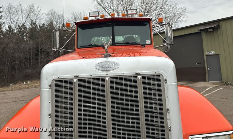 image for item DO3204 1998 Peterbilt  377 semi truck