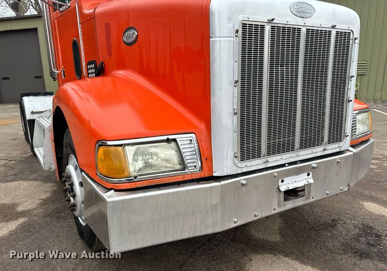 image for item DO3204 1998 Peterbilt  377 semi truck