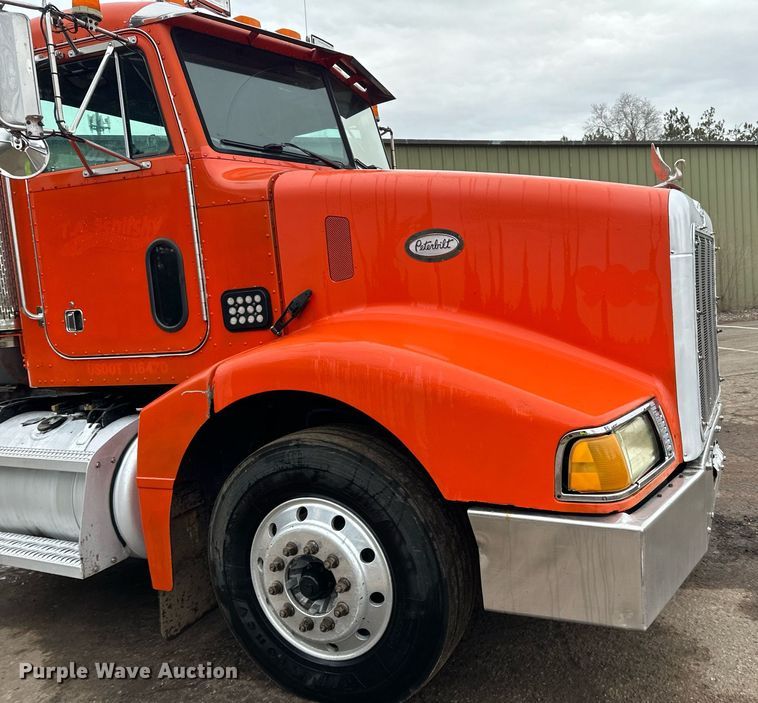 image for item DO3204 1998 Peterbilt  377 semi truck