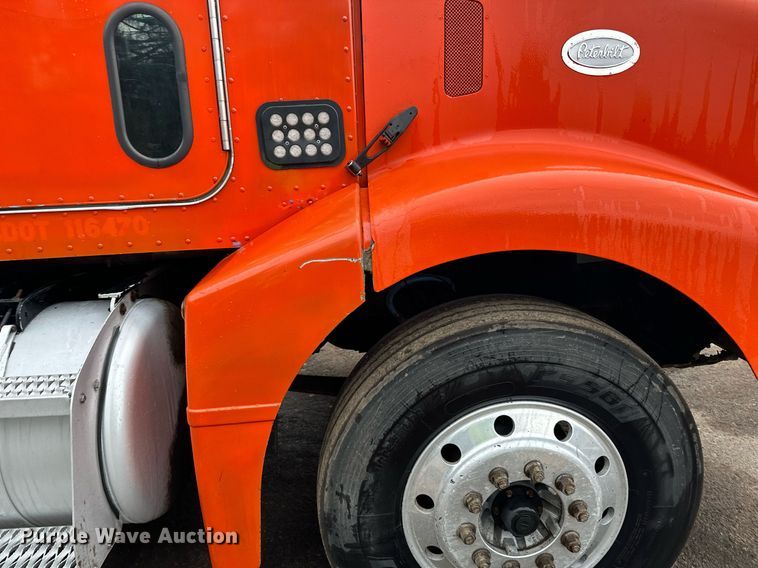 image for item DO3204 1998 Peterbilt  377 semi truck