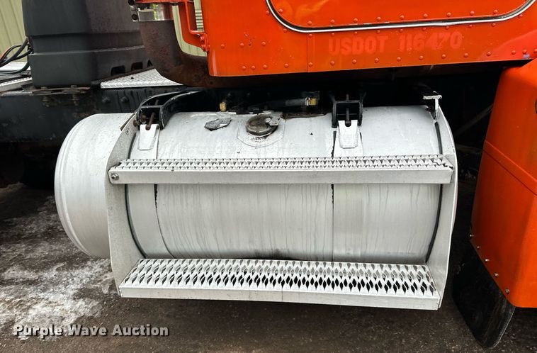 image for item DO3204 1998 Peterbilt  377 semi truck