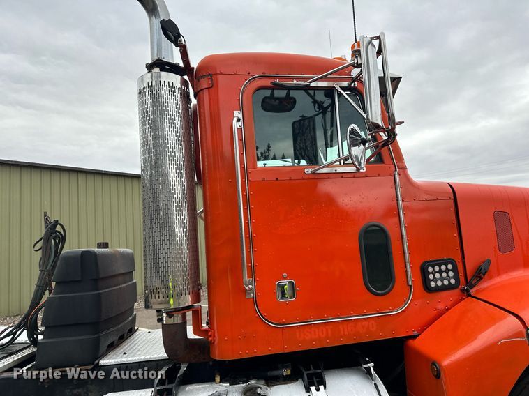 image for item DO3204 1998 Peterbilt  377 semi truck