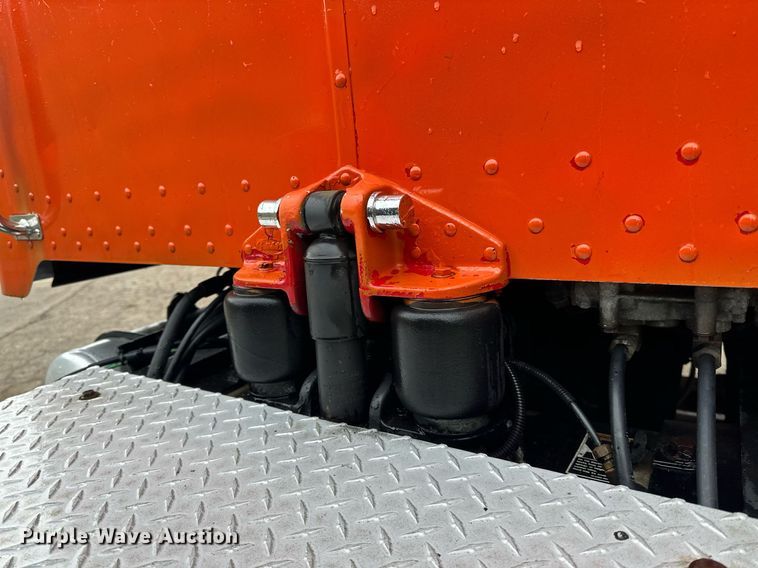 image for item DO3204 1998 Peterbilt  377 semi truck