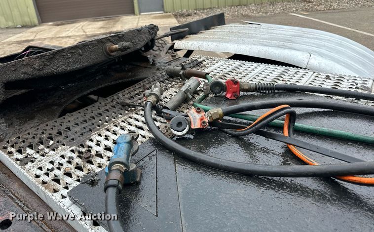 image for item DO3204 1998 Peterbilt  377 semi truck