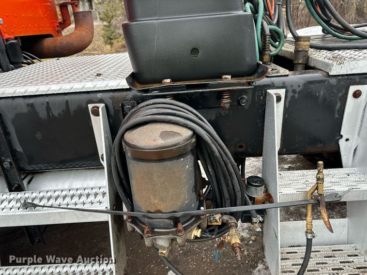 image for item DO3204 1998 Peterbilt  377 semi truck