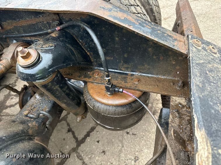 image for item DO3204 1998 Peterbilt  377 semi truck