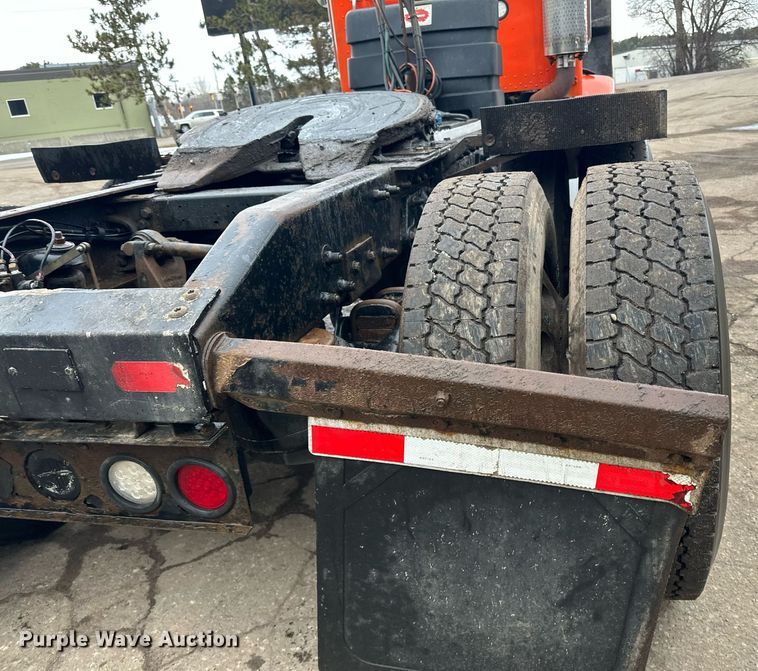 image for item DO3204 1998 Peterbilt  377 semi truck