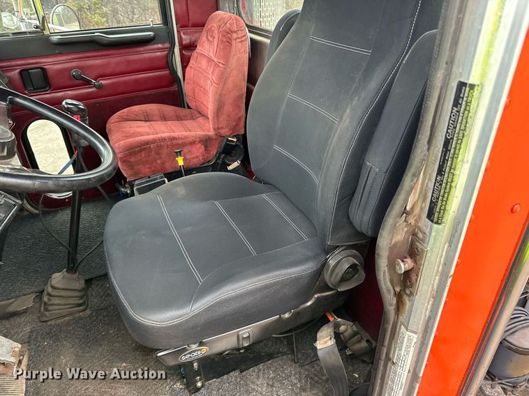 image for item DO3204 1998 Peterbilt  377 semi truck