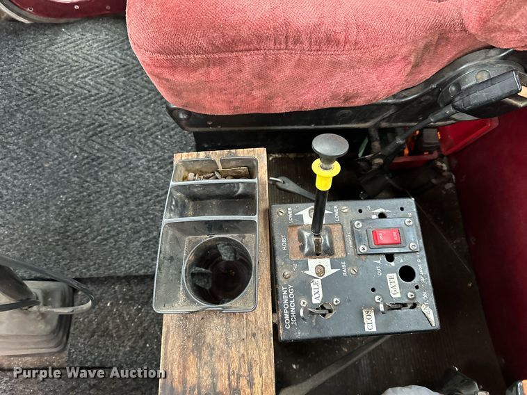 image for item DO3204 1998 Peterbilt  377 semi truck