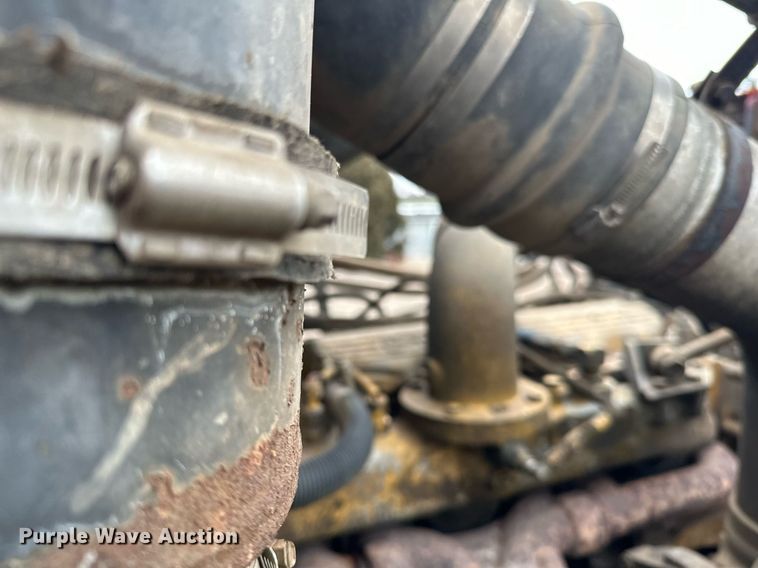 image for item DO3204 1998 Peterbilt  377 semi truck