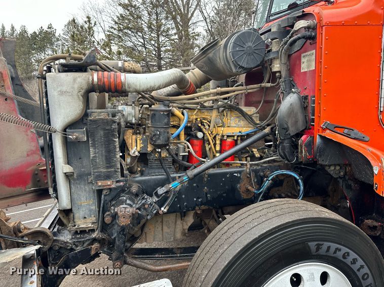 image for item DO3204 1998 Peterbilt  377 semi truck