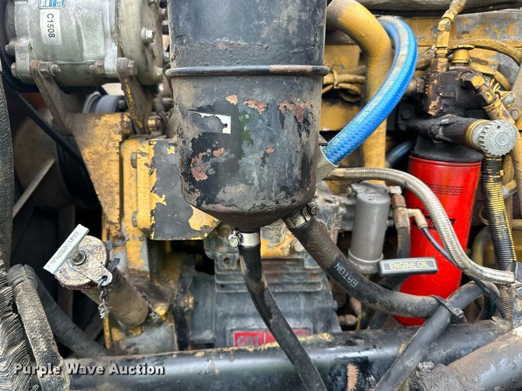 image for item DO3204 1998 Peterbilt  377 semi truck