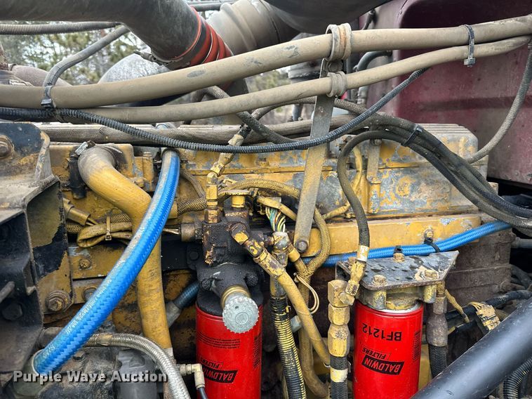 image for item DO3204 1998 Peterbilt  377 semi truck