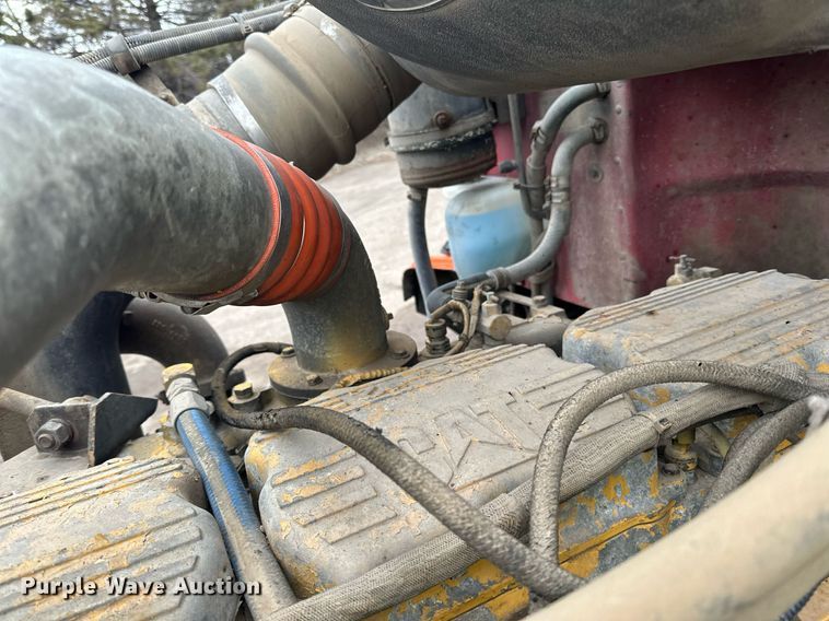 image for item DO3204 1998 Peterbilt  377 semi truck