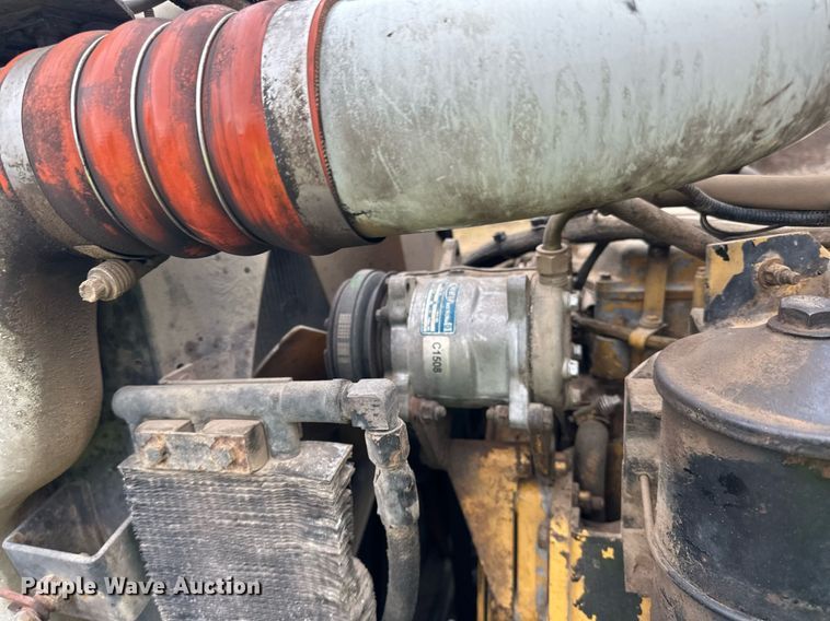 image for item DO3204 1998 Peterbilt  377 semi truck