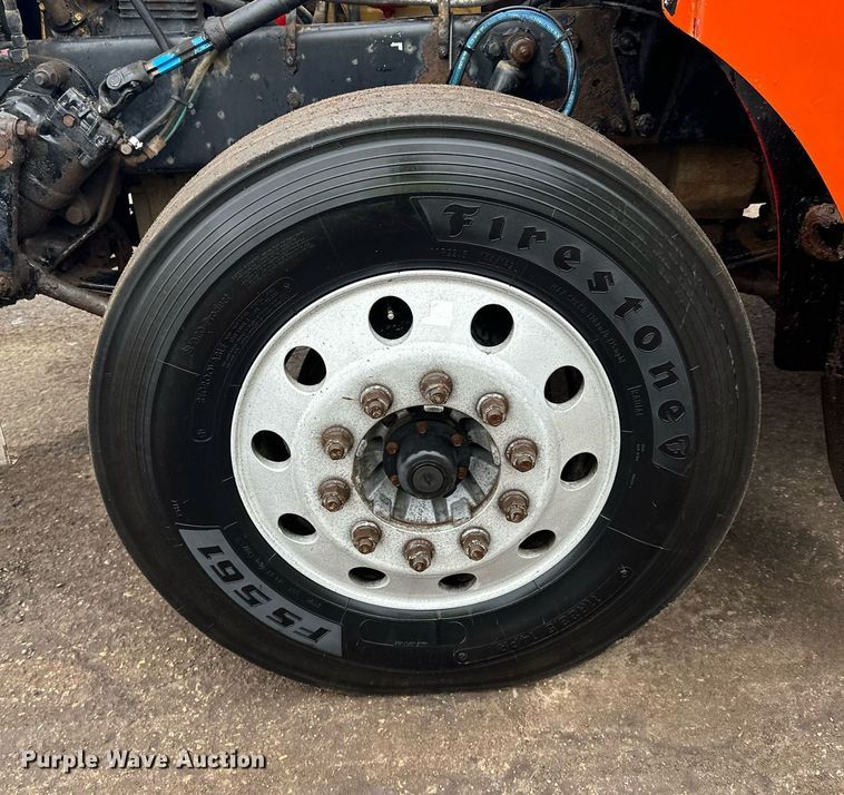 image for item DO3204 1998 Peterbilt  377 semi truck