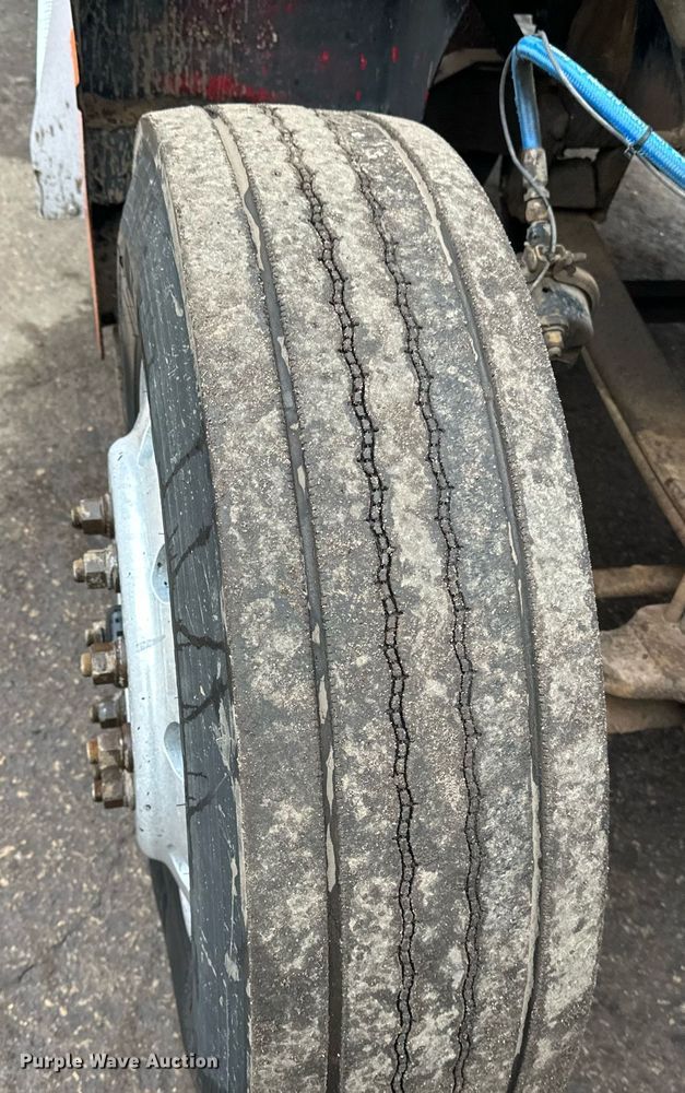 image for item DO3204 1998 Peterbilt  377 semi truck