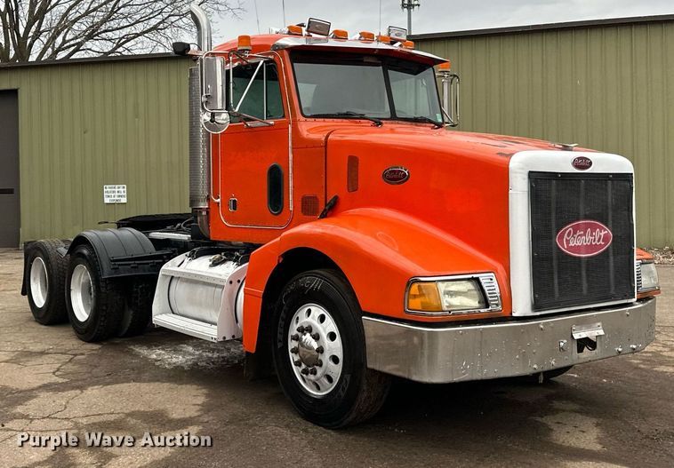 image for item DO3205 1998 Peterbilt  377 semi truck