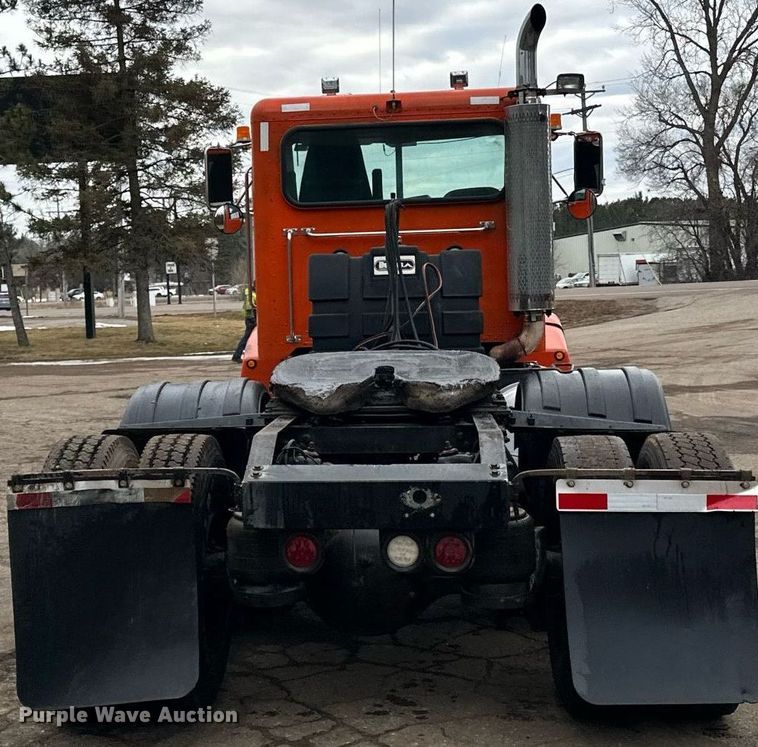 image for item DO3205 1998 Peterbilt  377 semi truck