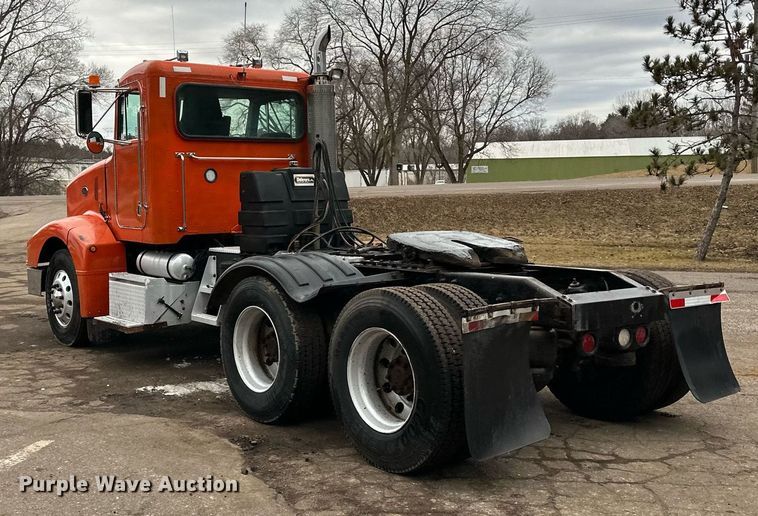 image for item DO3205 1998 Peterbilt  377 semi truck