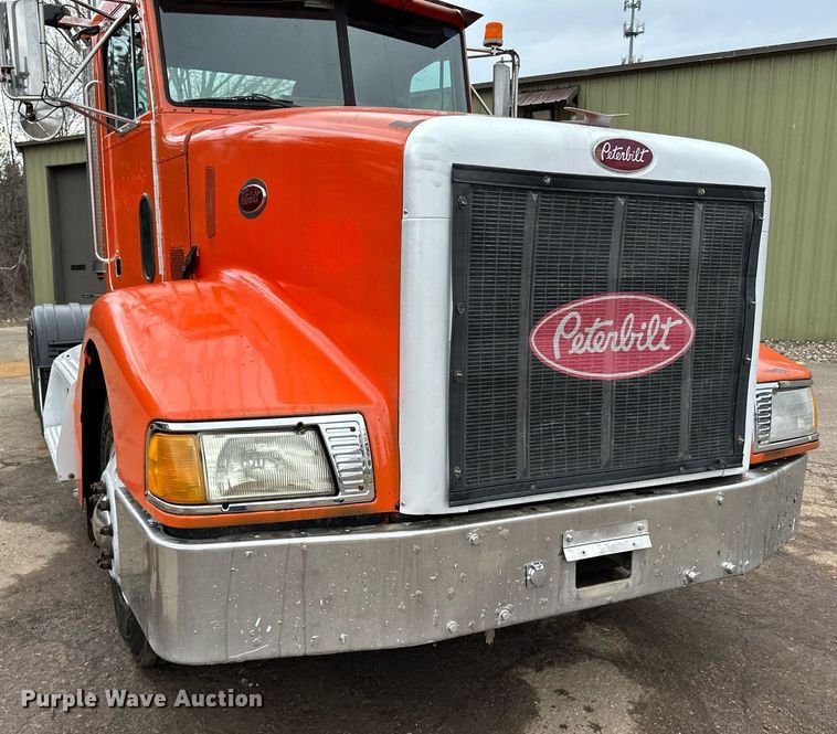 image for item DO3205 1998 Peterbilt  377 semi truck