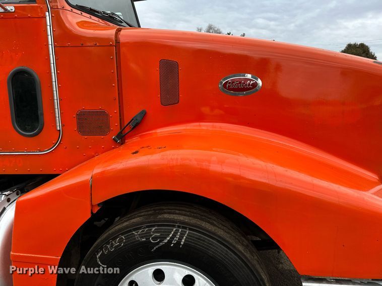 image for item DO3205 1998 Peterbilt  377 semi truck
