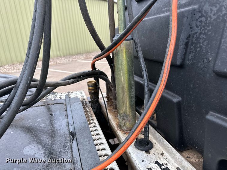 image for item DO3205 1998 Peterbilt  377 semi truck