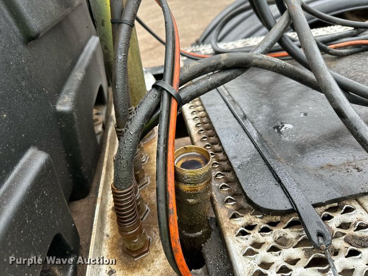 image for item DO3205 1998 Peterbilt  377 semi truck