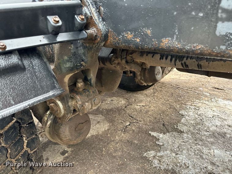 image for item DO3205 1998 Peterbilt  377 semi truck