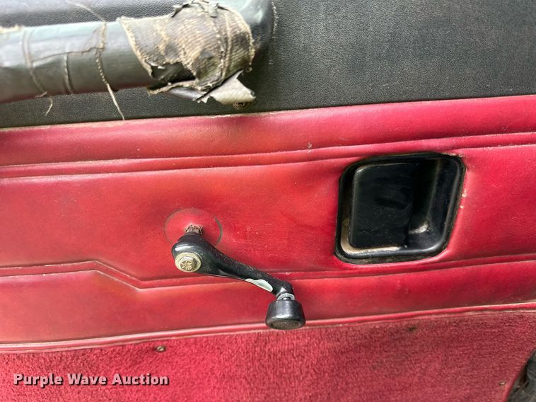 image for item DO3205 1998 Peterbilt  377 semi truck