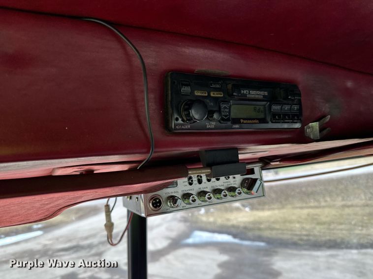 image for item DO3205 1998 Peterbilt  377 semi truck