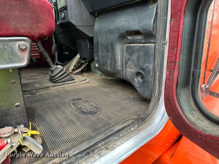 image for item DO3205 1998 Peterbilt  377 semi truck