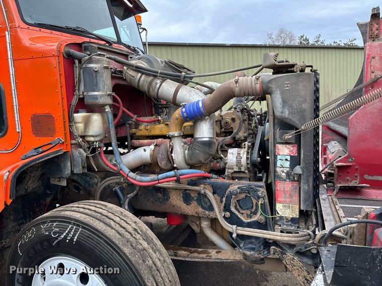 image for item DO3205 1998 Peterbilt  377 semi truck